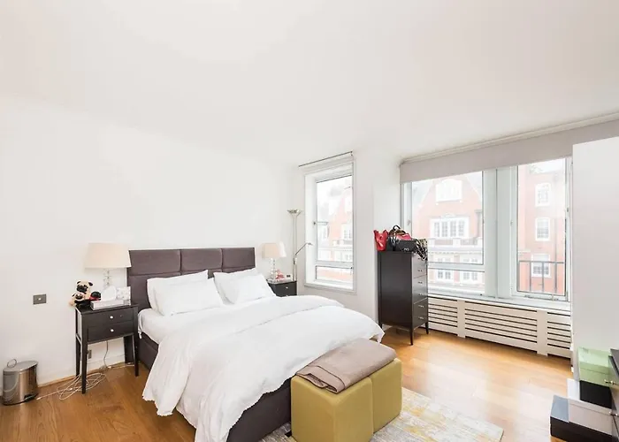 Sloane Square Luxury Flat (4 Guests)