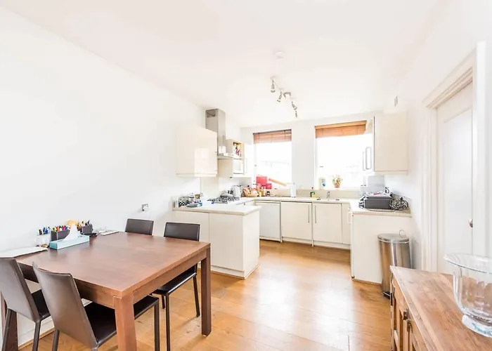 Sloane Square Luxury Flat (4 Guests)